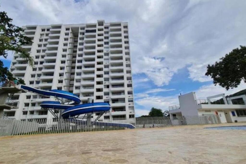 Apartasol Con Jacuzzi Santafe *